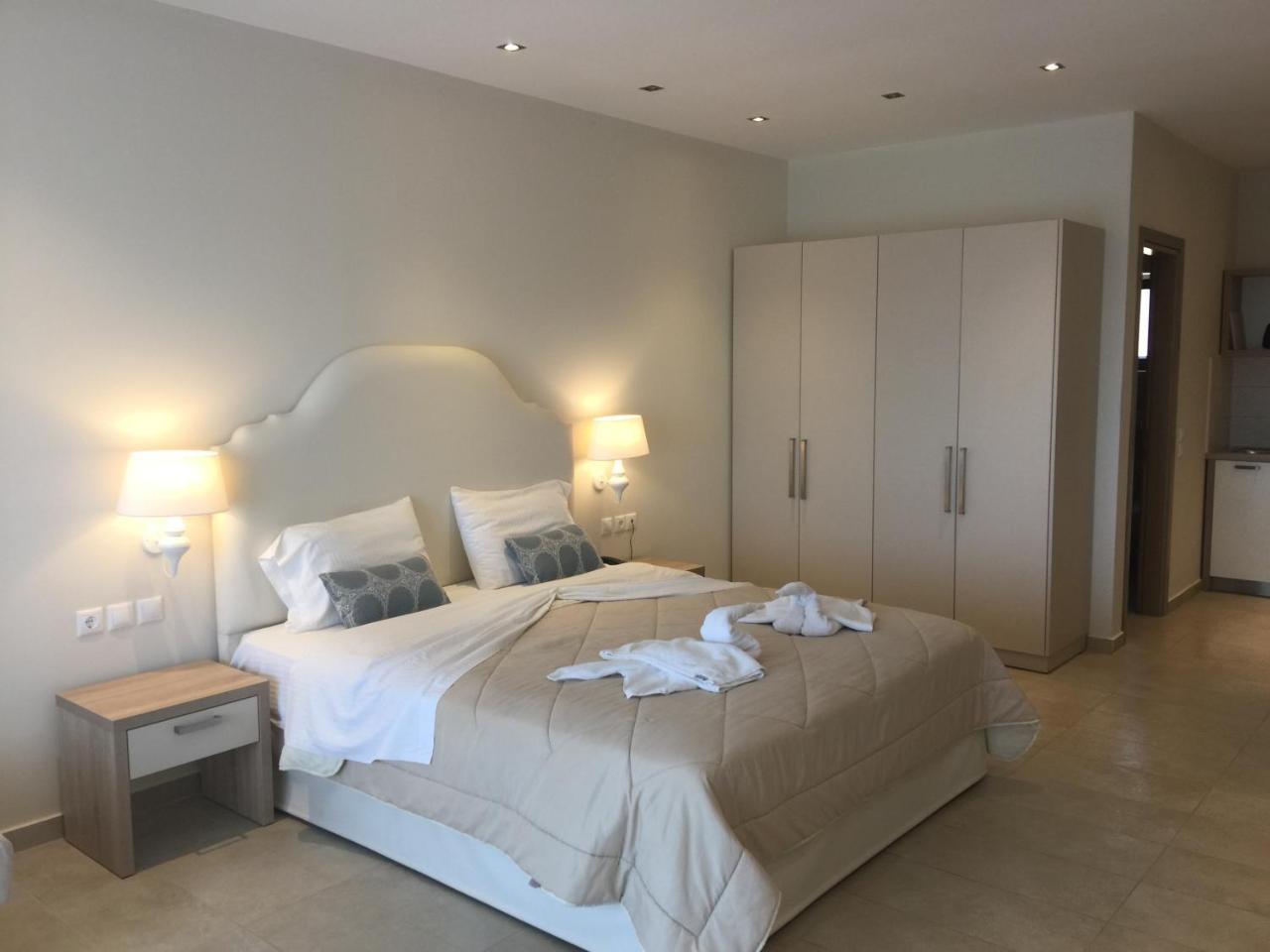 Skiathos Premier Трулос Екстериор снимка