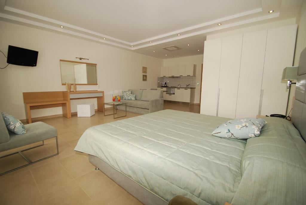 Skiathos Premier Трулос Екстериор снимка